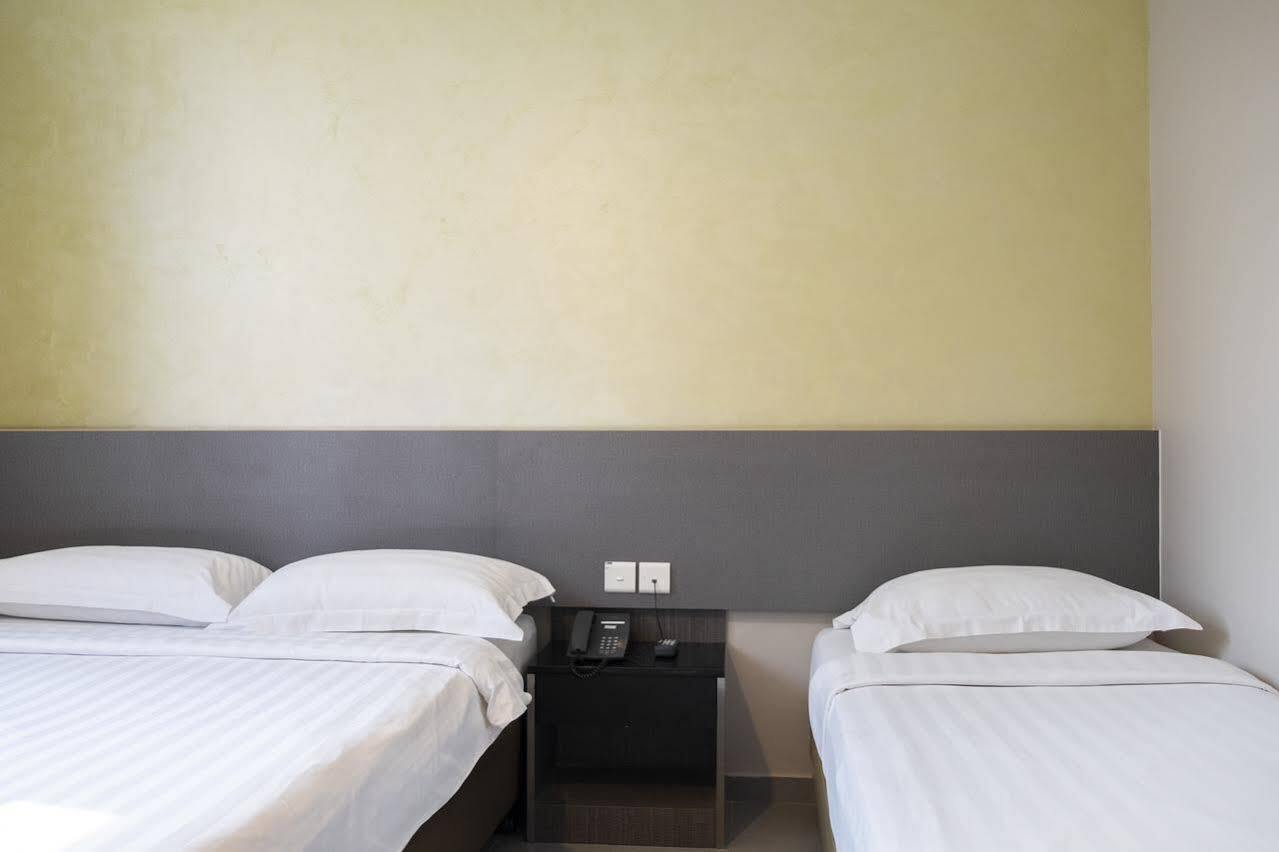 Ibis Budget Singapore Sapphire Zewnętrze zdjęcie